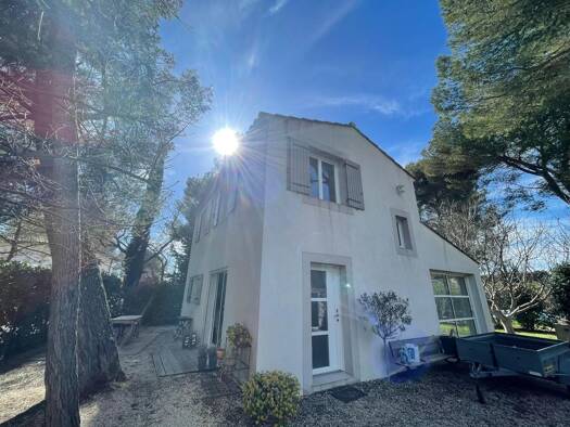 Maison à louer 2 260 € 4 pièces 3 chambres 96 m² Campagne en. E-Figons-Surville-Plantiers Éguilles 13510