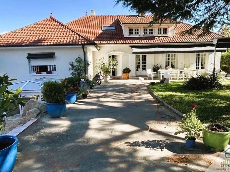 Maison à vendre, 295m², SAINT PIERRE DE CHANDIEU