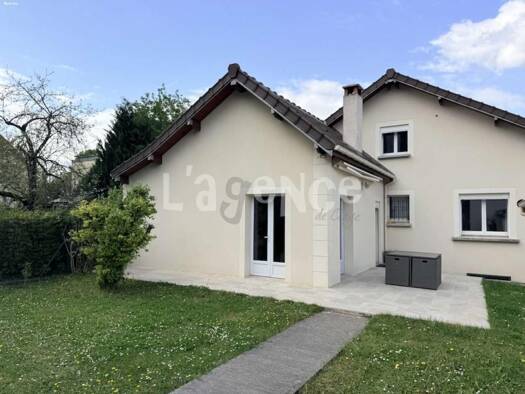 Maison de ville à vendre 465 000 € 5 pièces 3 chambres 122 m² 772 m² de terrain Centre Sud Claye-Souilly 77410