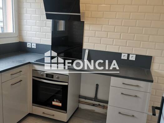 Appartement à louer 750 € 4 pièces 3 chambres 59,8 m² Étage 3/3 Jarville Ouest-Gallieni Jarville-la-Malgrange 54140