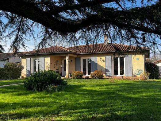 Maison de plain-pied à vendre 187 400 € 4 pièces 2 chambres 92 m² 2 693 m² de terrain Montayral 47500