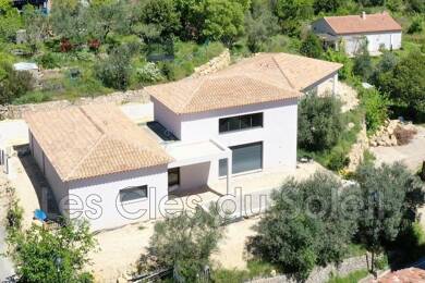 Demeure à vendre 1 050 000 € 6 pièces 3 chambres 220 m² 1 500 m² de terrain Cotignac 83570