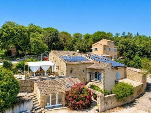 Maison à vendre 665 000 € 9 pièces 6 chambres 283 m² Saint-Michel-d'Euzet 30200