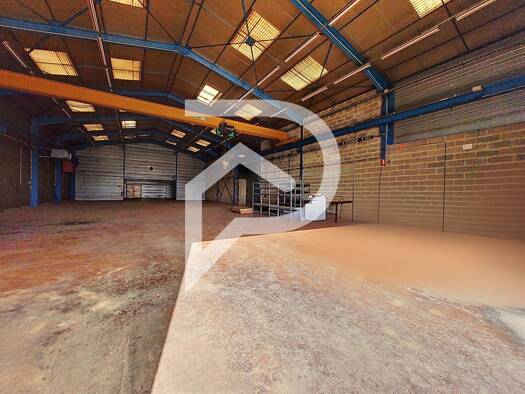 Local d'activités à louer 4 500 € 875 m² d'espace de stockage Centre-Corvée Vernouillet 28500