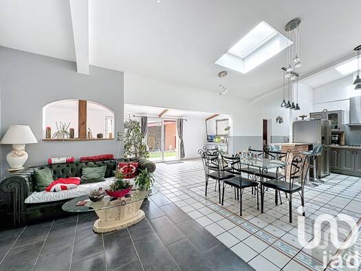 Maison à vendre 611 000 € 5 pièces 3 chambres 114 m² 7 582 m² de terrain Cauvigny 60730