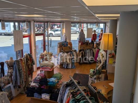 Pret-à-Porter à vendre Fonds de commerce 76 000 € 3 pièces 140 m² de surface de vente Domfront en Poiraie 61700