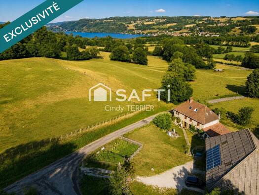 Maison à vendre 469 000 € 7 pièces 5 chambres 189 m² 2 440 m² de terrain Montferrat 38620