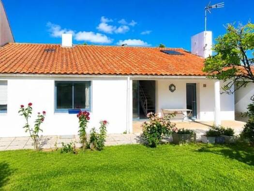 Maison à vendre 332 300 € 4 pièces 2 chambres 120 m² 442 m² de terrain Challans 85300