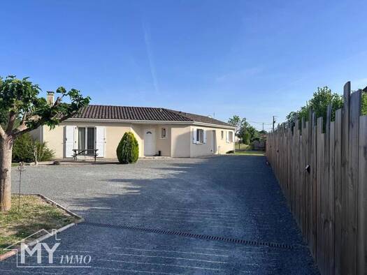 Maison de plain-pied à vendre 270 000 € 4 pièces 3 chambres 130 m² 1 500 m² de terrain Le Fleix 24130
