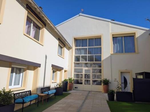 Maison à vendre 970 000 € 15 pièces 9 chambres 486 m² 668 m² de terrain Frépillon 95740
