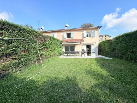 Maison à louer 2 500 € 4 pièces 3 chambres 126 m² Quais de Saône Caluire et Cuire 69300