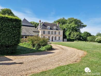 Maison de ville à vendre 750 000 € 22 pièces 13 chambres 500 m² 35 000 m² de terrain Vendome 41100