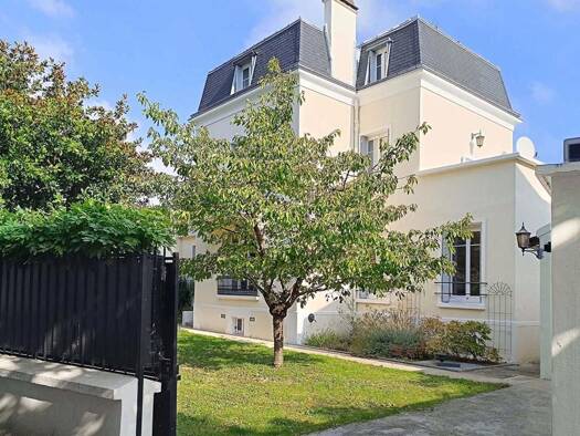 Maison à vendre 1 090 000 € 10 pièces 6 chambres 240 m² 847 m² de terrain Maltournee Neuilly-Plaisance 93360