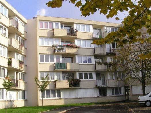 Appartement à louer 840 € 2 pièces 1 chambre 48 m² RDC/4 Centre Ville Les Mureaux 78130