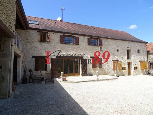 Villa à vendre 290 000 € 8 pièces 3 chambres 252 m² 2 135 m² de terrain Bouix 21330