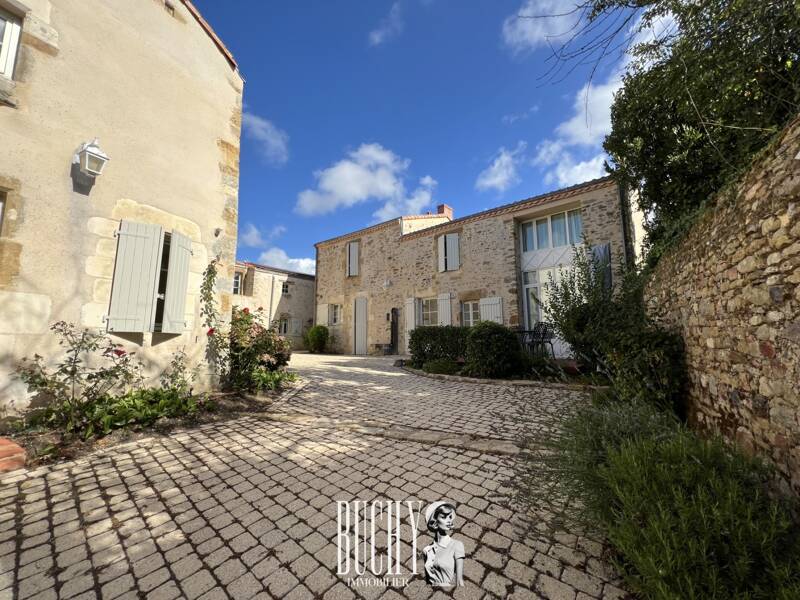 Maison à vendre, 318m², TALMONT SAINT HILAIRE