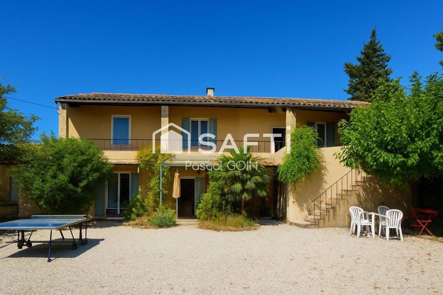 Maison à vendre, 221m², SAINT JEAN DE MARUEJOLS ET AVEJAN