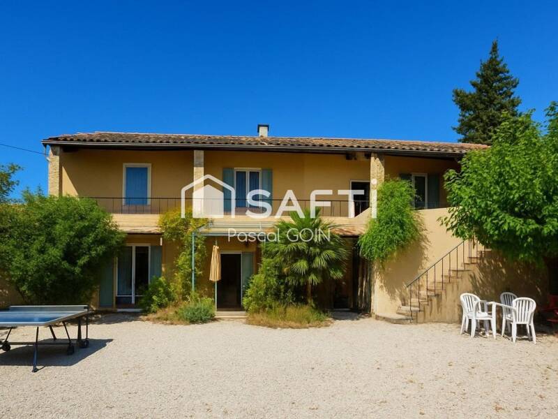 Maison à vendre, 221m², SAINT JEAN DE MARUEJOLS ET AVEJAN