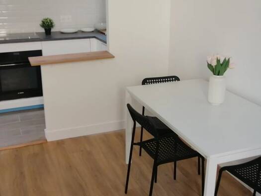 Appartement à louer 835 € 2 pièces 26 m² 1er étage Le Pré Gentil Rosny-sous-Bois 93110