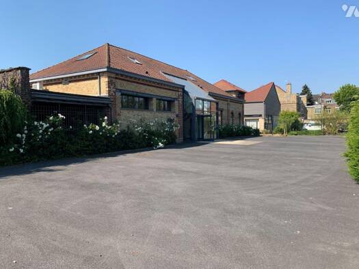 Immeuble à vendre 621 600 € 323 m² Bailleul 59270