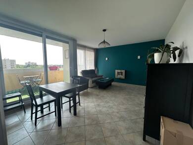 Appartement à vendre 179 000 € 4 pièces 3 chambres 73 m² Dernier étage, Étage 4/4 Marignane 13700