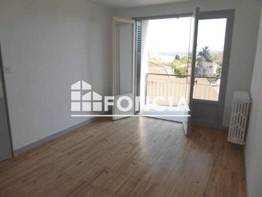 Appartement à louer 510 € 2 pièces 1 chambre 42 m² Étage 3/3 Arsenal Roanne 42300