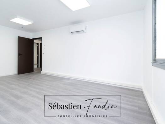 Espace bureau à louer 485 € 24 m² de bureaux Ouest-La Plaine Gémenos 13420