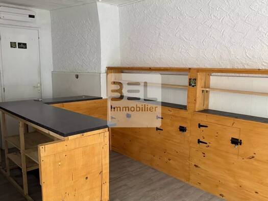 Local commercial à louer 300 € 15,6 m² de surface de vente Zone Rurale Nord Bagnols-sur-Cèze 30200
