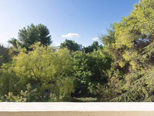 Appartement à vendre 210 000 € 5 pièces 3 chambres 84 m² Étage 2/4 Les Caillols Marseille 12ème 13012