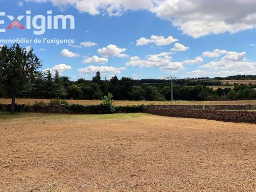 Terrain constructible à vendre 84 500 € 844 m² de terrain Roiffieux 07100