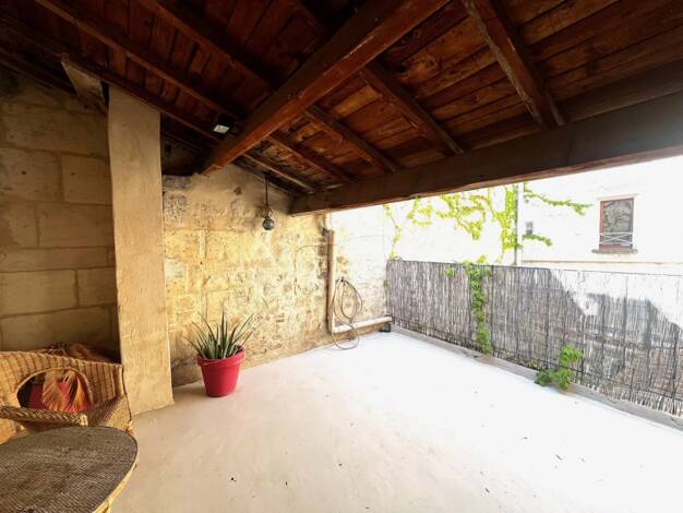 Appartement à louer 925 € 3 pièces 2 chambres 67 m² 1er étage Centre Ville-Cavalerie-Hauture Arles 13200