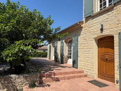 Maison à louer 1 500 € 5 pièces 4 chambres 210 m² 2 800 m² de terrain Aubignan 84810