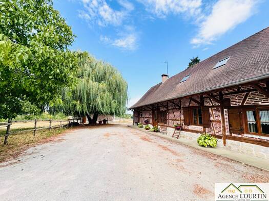 Maison à vendre 429 000 € 6 pièces 4 chambres 155 m² 8 753 m² de terrain Lessard-en-Bresse 71440