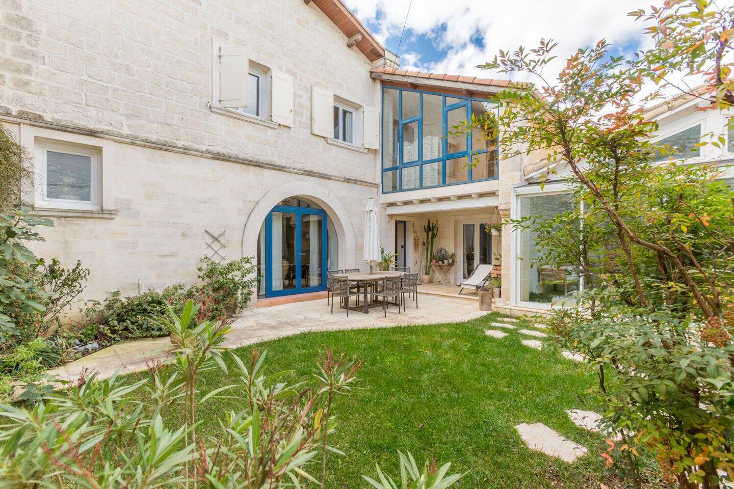 Maison à vendre, 233m², SAINT LAURENT D'AIGOUZE