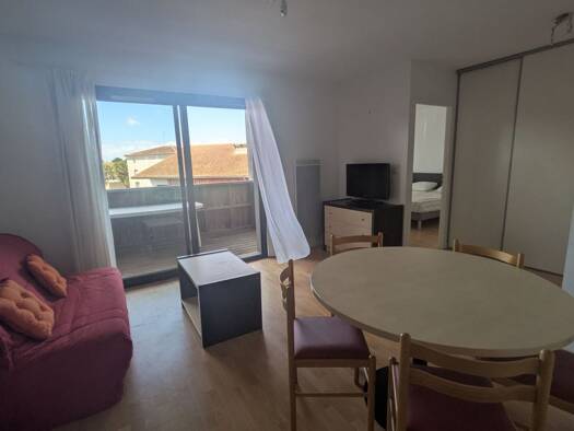 Appartement à vendre 147 275 € 2 pièces 1 chambre 39,43 m² Étage 3/3 Champlain Rochefort 17300