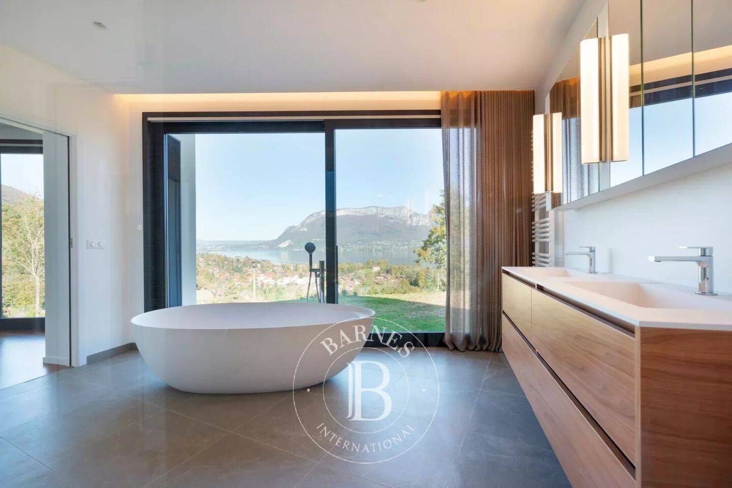 Maison à vendre, 330m², SEVRIER