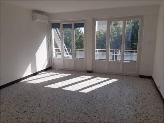 Appartement à louer 735 € 4 pièces 2 chambres 80,6 m² 3ème étage Centre Ville-Louis Blanc Alès 30100