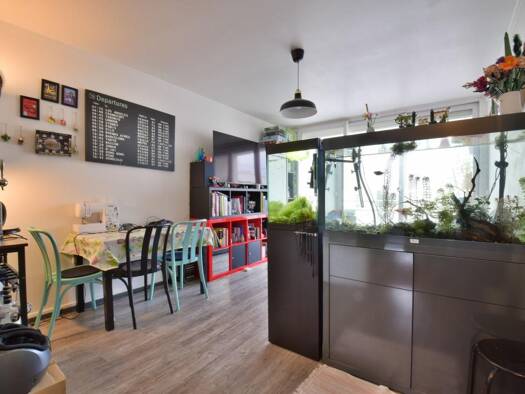 Appartement à vendre 172 000 € 3 pièces 2 chambres 58 m² Étage 3/3 Palmer Cenon 33150