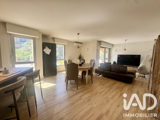 Appartement à vendre 406 000 € 4 pièces 3 chambres 107 m² Étage 1/3 Centre Ville Salon-de-Provence 13300
