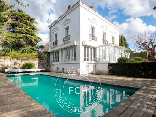 Maison à louer 5 900 € 8 pièces 6 chambres 239 m² dès le 03/04/2026 Jonchere-Malmaison-Saint Cucufa Rueil-Malmaison 92500