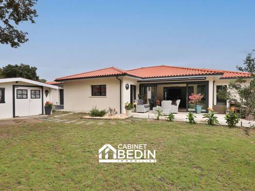 Maison de plain-pied à vendre 499 400 € 5 pièces 4 chambres 145 m² 757 m² de terrain Bourg Mimizan 40200
