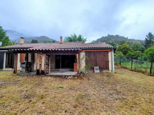 Maison de plain-pied à vendre 165 000 € 4 pièces 3 chambres 88 m² 656 m² de terrain Barret-sur-Méouge 05300