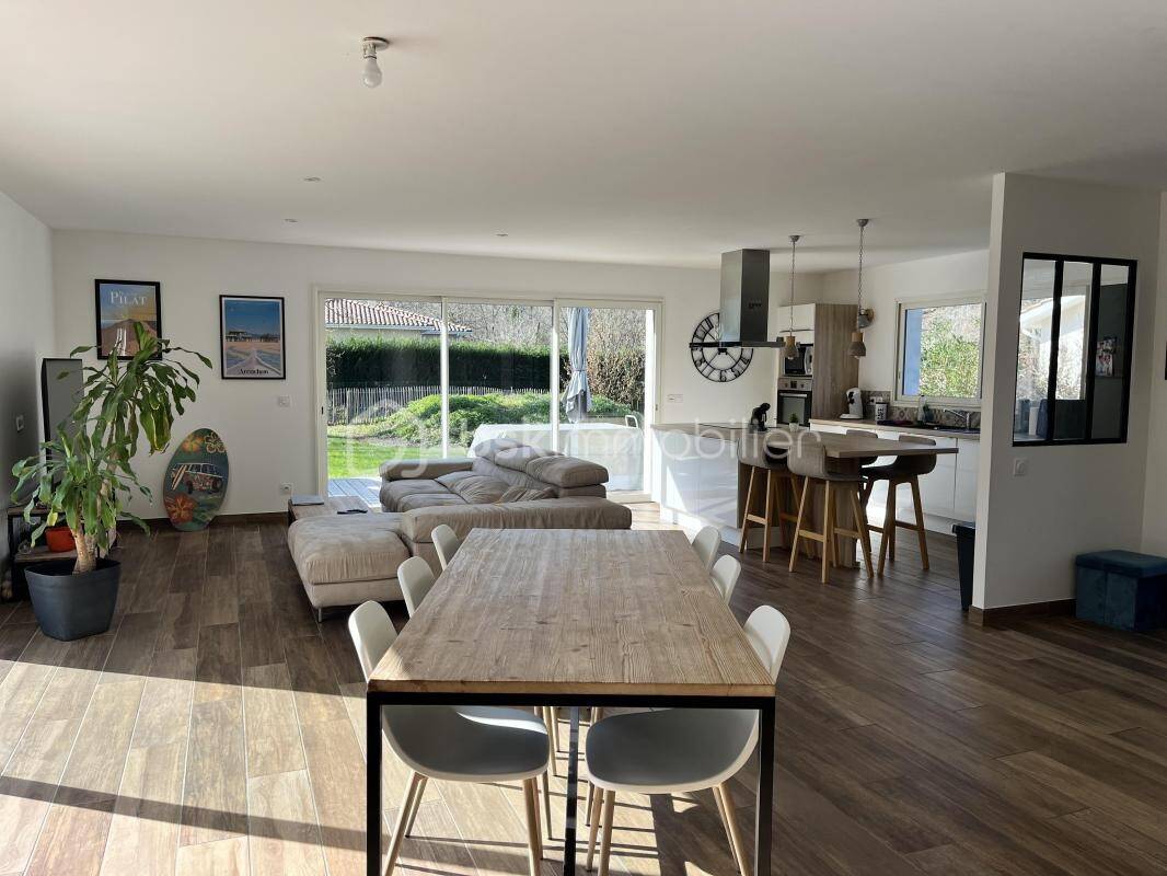 Maison à vendre, 130m², GRAYAN ET L'HOPITAL