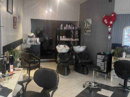 Boutique à vendre 29 500 € 43 m² de surface de vente Barjac 30430