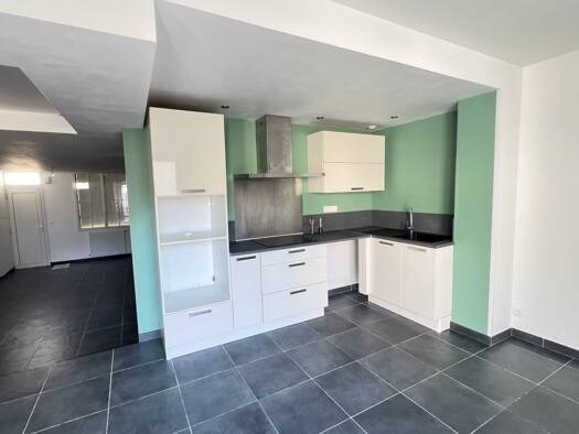 Maison à louer 850 € 7 pièces 4 chambres 140 m² 221 m² de terrain Marmande 47200