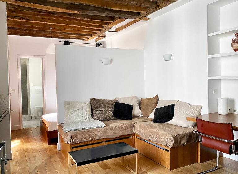 Appartement à louer 1 690 € 2 pièces 1<br/>chambre 34 m²<br/>superficie 4ème<br/>étage Elysées-Madeleine Paris 9ème 75009