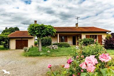 Maison de plain-pied à vendre 317 700 € 4 pièces 3 chambres 137 m² 4 065 m² de terrain Verdun sur Garonne 82600