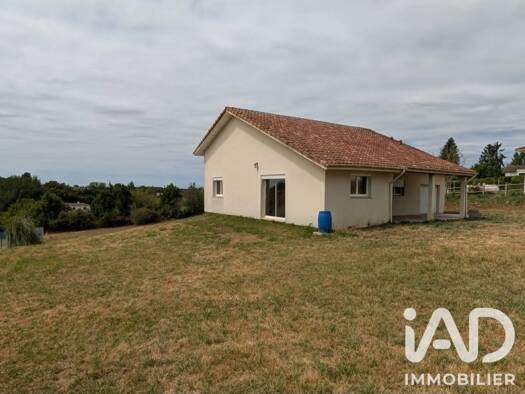 Maison de plain-pied à vendre 169 000 € 4 pièces 2 chambres 120 m² 2 560 m² de terrain Saint-Boès 64300