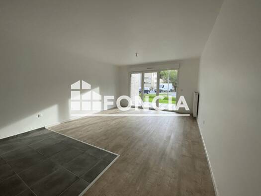 Appartement à louer 827 € 3 pièces 2 chambres 66,2 m² RDC Amiens 80000