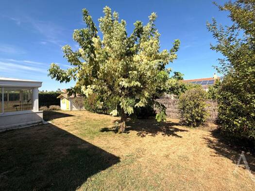 Maison de plain-pied à vendre 379 500 € 5 pièces 3 chambres 105 m² 671 m² de terrain Clémenceau-Pontac-Sallegourde-Pont de Langon Villenave-d'Ornon 33140